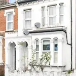 Room With Luxury Private Bathroom & Independent Entrance Near Tube