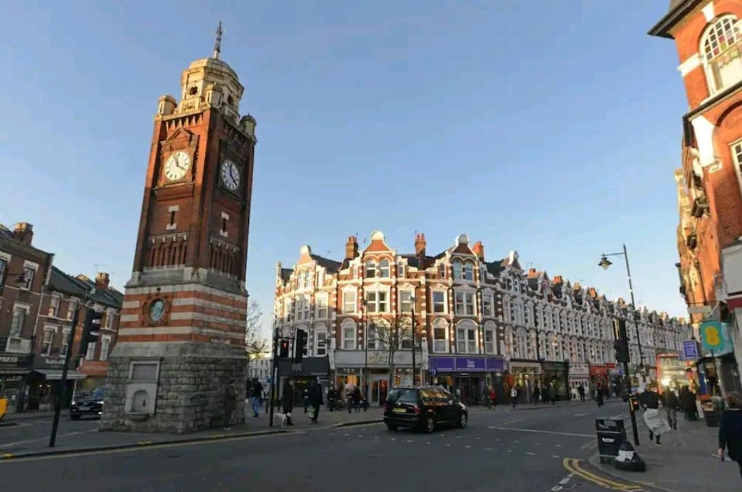 With Luxury Private Bathroom & Independent Entrance Near Tube Affittacamere *